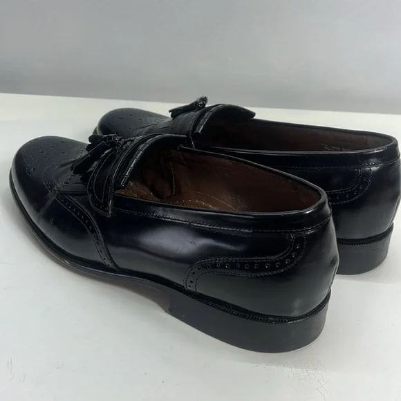 Bostonian Classics Black Tasseled Wingtip Leather Shoes - Picture 5 of 8